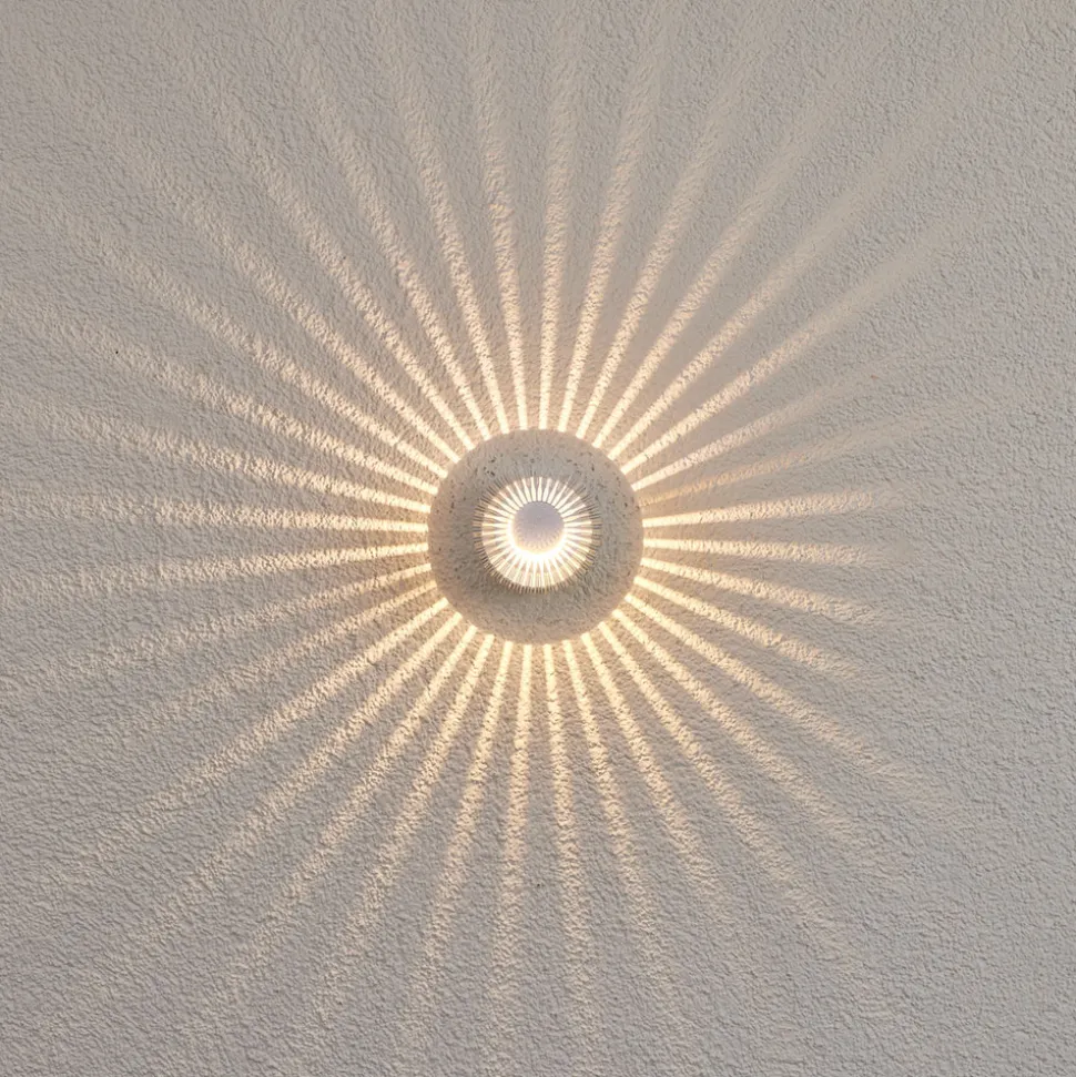 Aluminiumsgrå utevegglampe Lennias med LED-lys