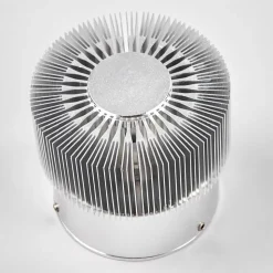 Aluminiumsgrå utevegglampe Lennias med LED-lys