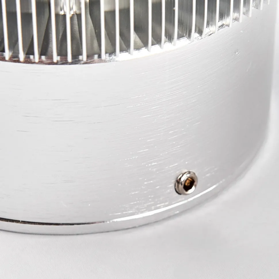 Aluminiumsgrå utevegglampe Lennias med LED-lys