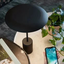 Beacon LED-bordlampe Smith, svart, metall, USB-port