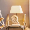 Bordlampe Conchiglia med dekorert fot