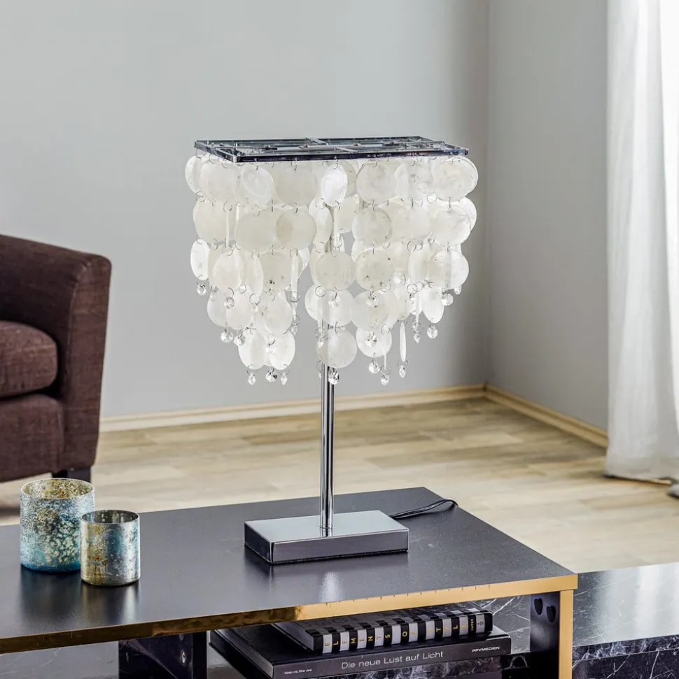 Bordlampe Makani, krom, med skjelldekor