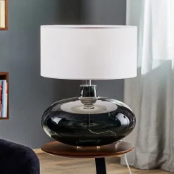 Bordlampe Skien, skjerm hvit, glassfot røykgrå