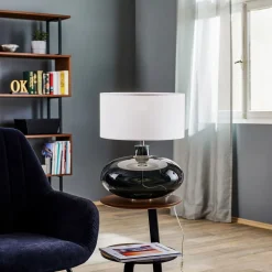 Bordlampe Skien, skjerm hvit, glassfot røykgrå