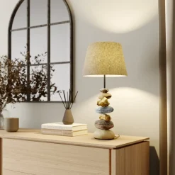 Bordlampe Vera, stoffskjerm og steindekor, 55 cm