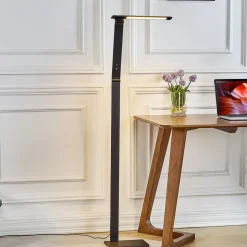 Dimbar LED-gulvlampe Salome, variabel lysfarge