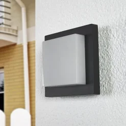 Diskret Celeste utendørs LED-vegglampe