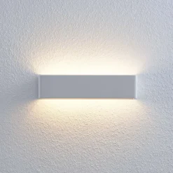 Firkantet LED-vegglampe Lonisa til stuen