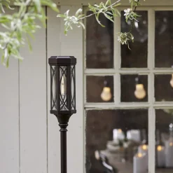 Folke LED-gatelampe kan monteres i 3 høyder