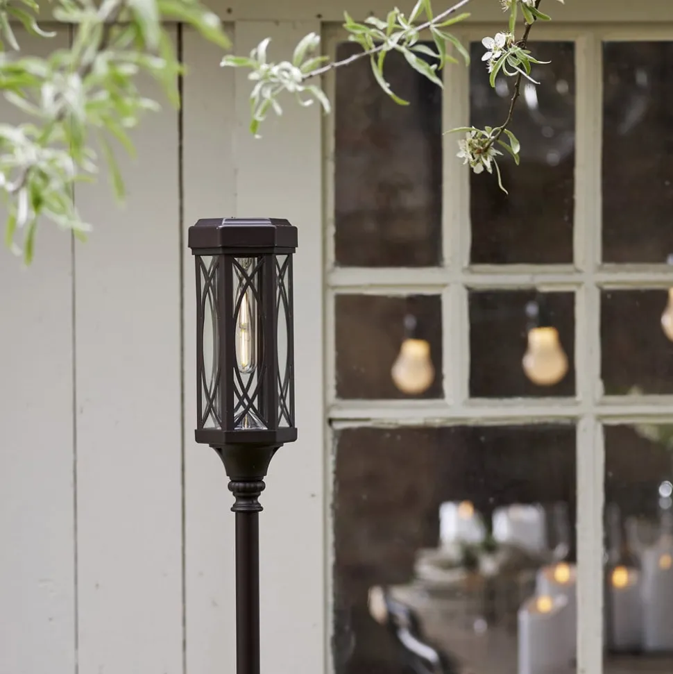 Folke LED-gatelampe kan monteres i 3 høyder