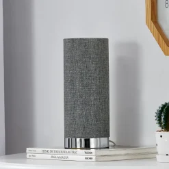 Grå bordlampe Ronja med kromfot