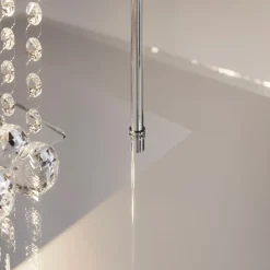 Iøynefallende LED-taklampe Lisandra til bad