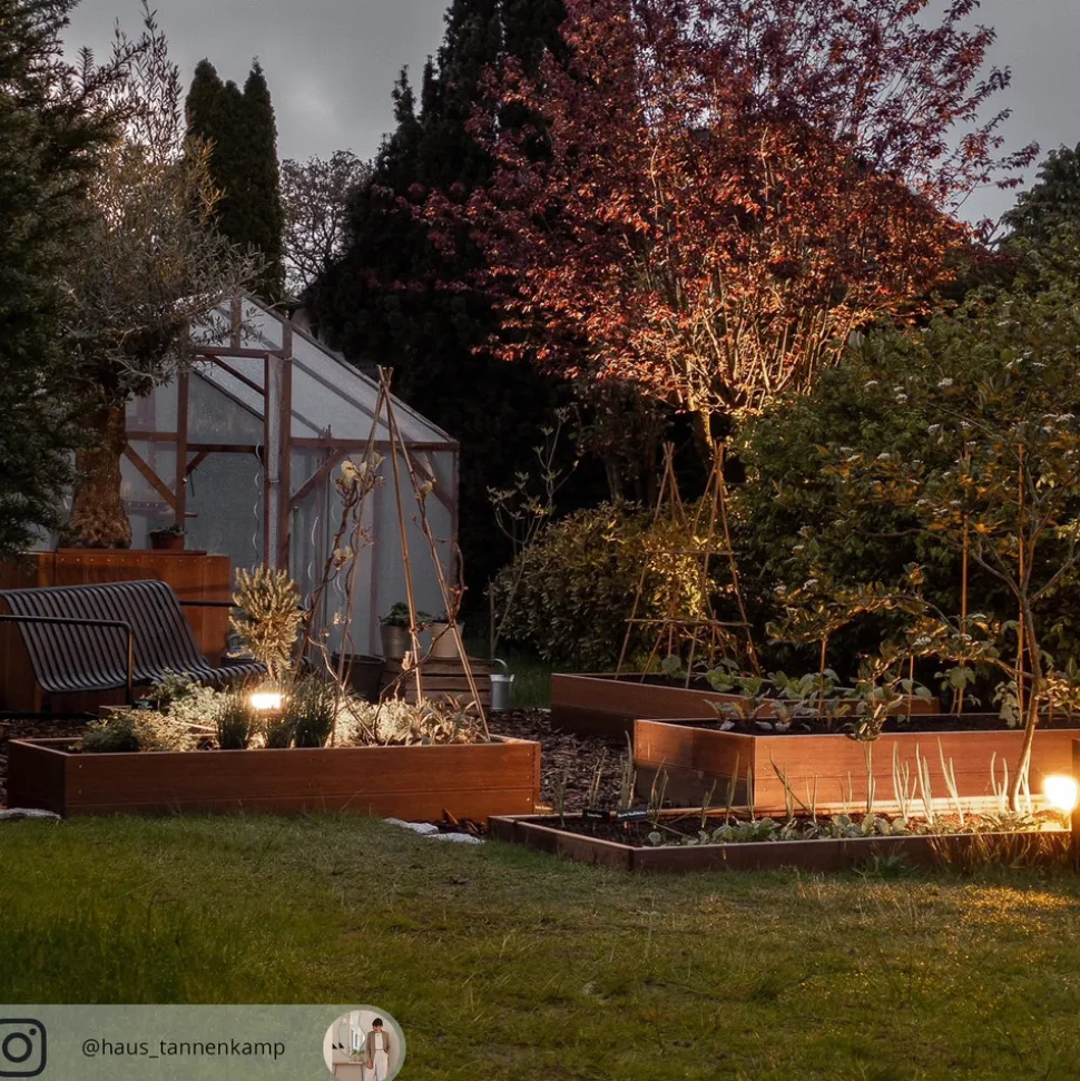 LED-gatelampe Piccola med jordspyd, svart