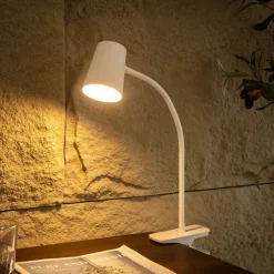 Lindby Ailina LED-bordlampe, klemmefot, hvit