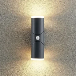 Lindby Aspyn LED-vegglampe, 2 lysk, sensor