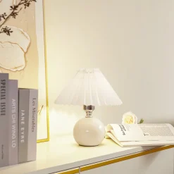 Lindby bordlampe Kerimi, keramikk, kremfarge