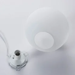 Lindby bordlampe Marike, hvit, glass, kule, Ø 25 cm, E27