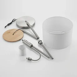 Lindby Gulvlampe Aovan, nikkelfarget, hyller, USB-port