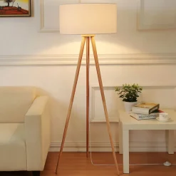 Lindby gulvlampe Charlia, hvit, tre, høyde 150 cm