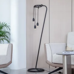 Lindby gulvlampe Elira, svart, metall, 150 cm høy, E27