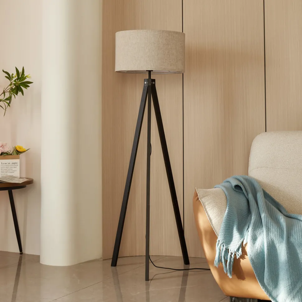 Lindby gulvlampe Herry, svart, tre, stativ, 153 cm