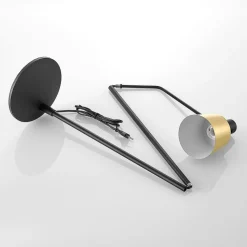 Lindby gulvlampe Vlada, 144 cm, messing, svart, metall