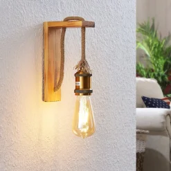 Lindby Helou tre-vegglampe med synlig fatning