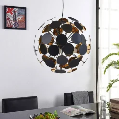 Lindby hengelampe Kinan, Ø 54 cm, svart, gull, metall