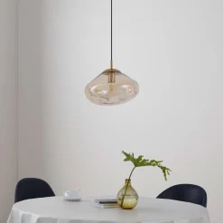 Lindby hengelampe Lelia, ravfarget, glass, Ø 35 cm