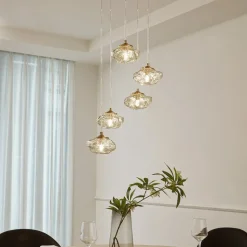 Lindby hengelampe Piatra, Ø45cm, 5 lyskilder, cognac/messing, glass