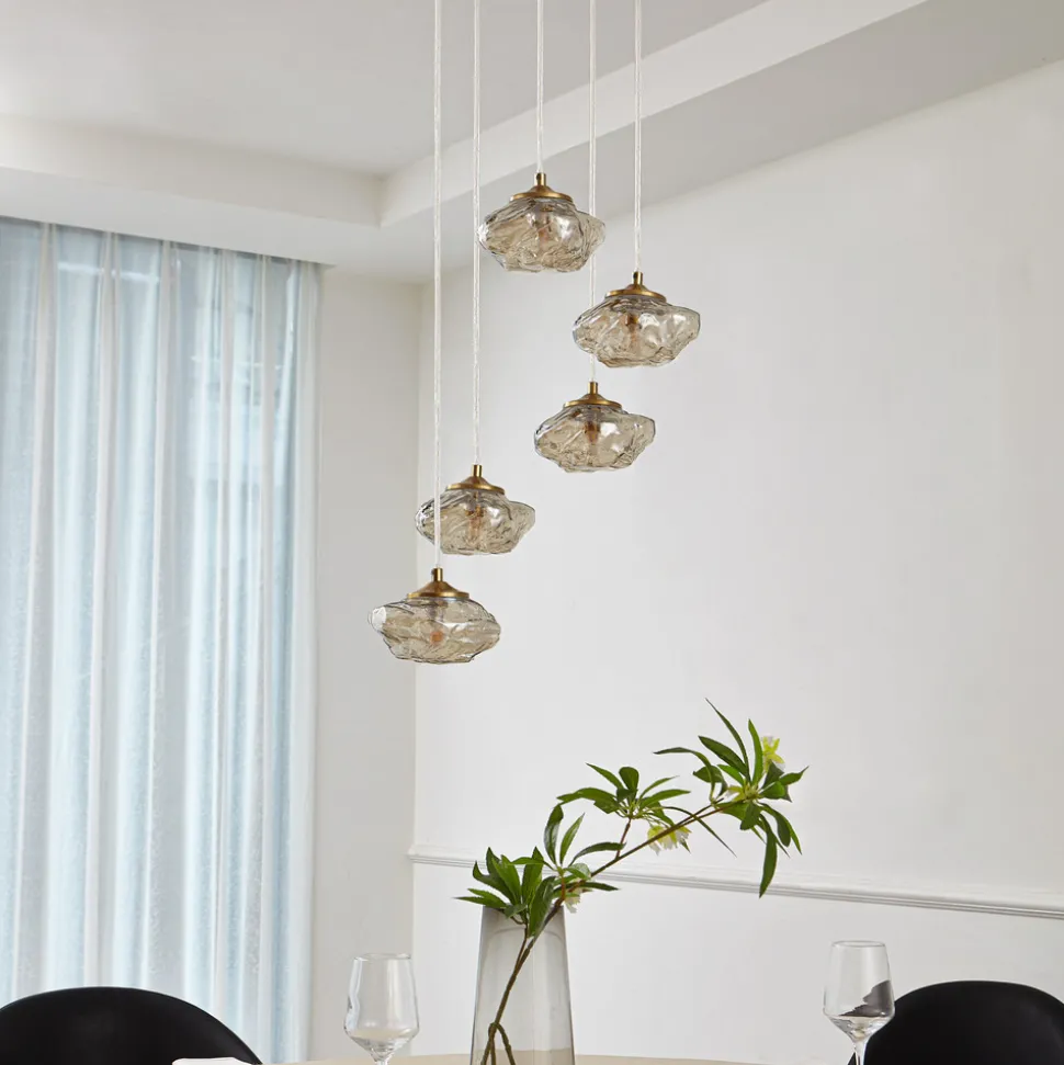 Lindby hengelampe Piatra, Ø45cm, 5 lyskilder, cognac/messing, glass