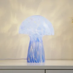 Lindby Hubi bordlampe, blå, glass, Ø 22 cm, soppform