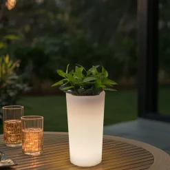 Lindby LED oppladbar blomstervase Florista, RGB, IP54, Ø 12cm, hvit