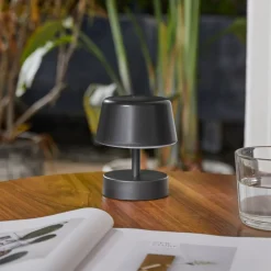 Lindby LED oppladbar bordlampe Nalani, 13 cm høy, IP44, dimbar