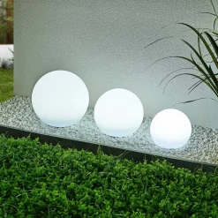 Lindby LED-solcellelamper Lago, RGBW, sett med 3 stk. kuler, jordspyd