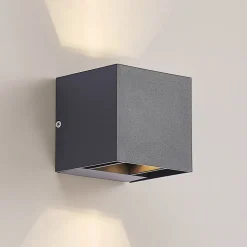 Lindby Zavier LED utendørs vegglampe