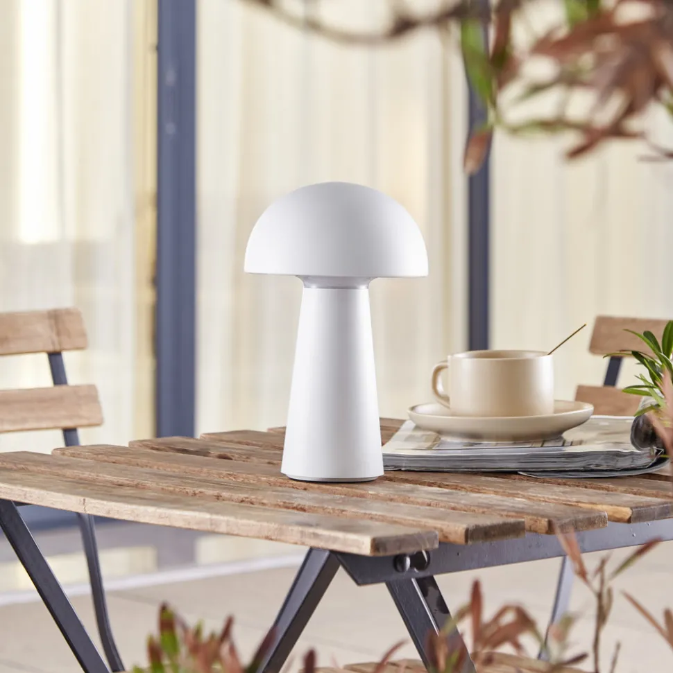 Lindby Zyre LED oppladbar bordlampe, hvit, IP44, berøringsdimmer