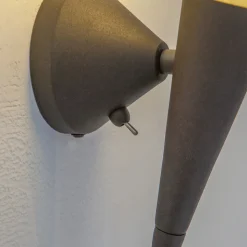 Lindby-vegglampe Alva, rustfarget, glass, 34 cm høy, E14