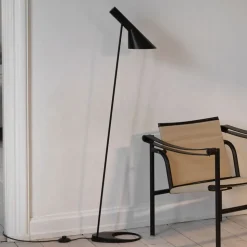 Louis Poulsen AJ - Gulvlampe, svart