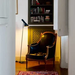 Louis Poulsen AJ - Gulvlampe, svart