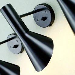 Louis Poulsen AJ - vegglampe, svart