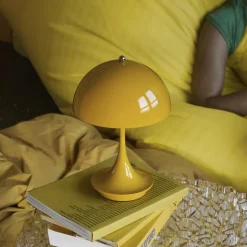 Louis Poulsen Panthella Portable 160 V3, ugjennomsiktig gul