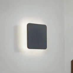 Lucande LED-vegglampe Elrik, svart, 22 cm høy, metall