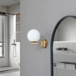 Lucande vegglampe Bidolo, messingfarget, glass, 12 cm, IP44