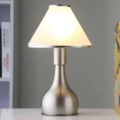 Nattbordlampe Ellen i glass og metall