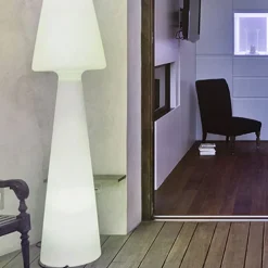 Newgarden Lola gulvlampe høyde 165 cm varmhvit