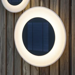 Newgarden Wally LED-vegglampe med solcellepanel, Ø 39 cm