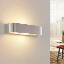 Nika vegglampe med fatning E14, aluminium