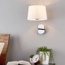 Pen vegglampe Dorothea med hvitt stoffskjerm