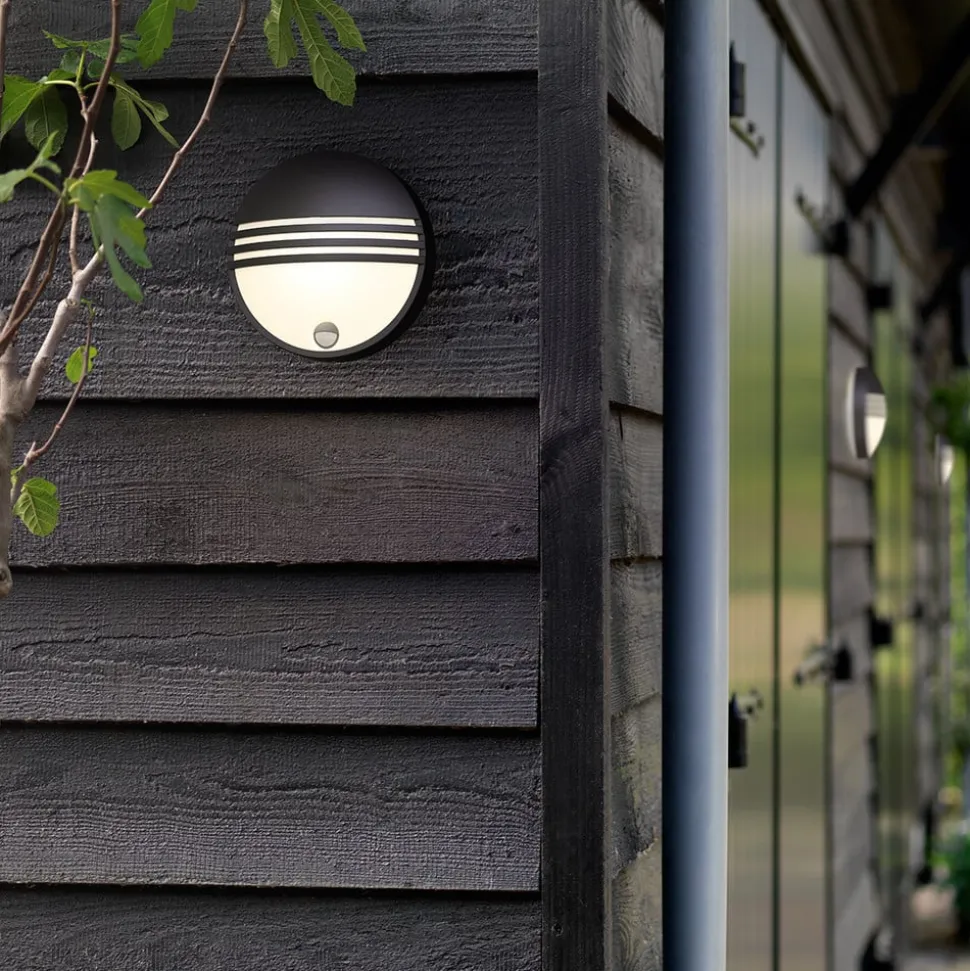 Philips Yarrow LED-utevegglys med sensor